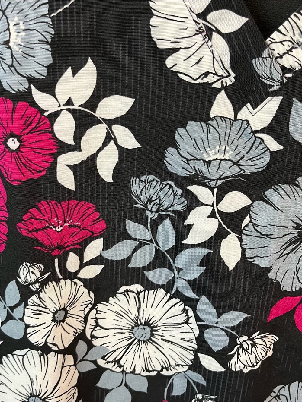NWT Zavate Black Floral Print Women’s Scrub Top Size Small - Picture 2 of 5